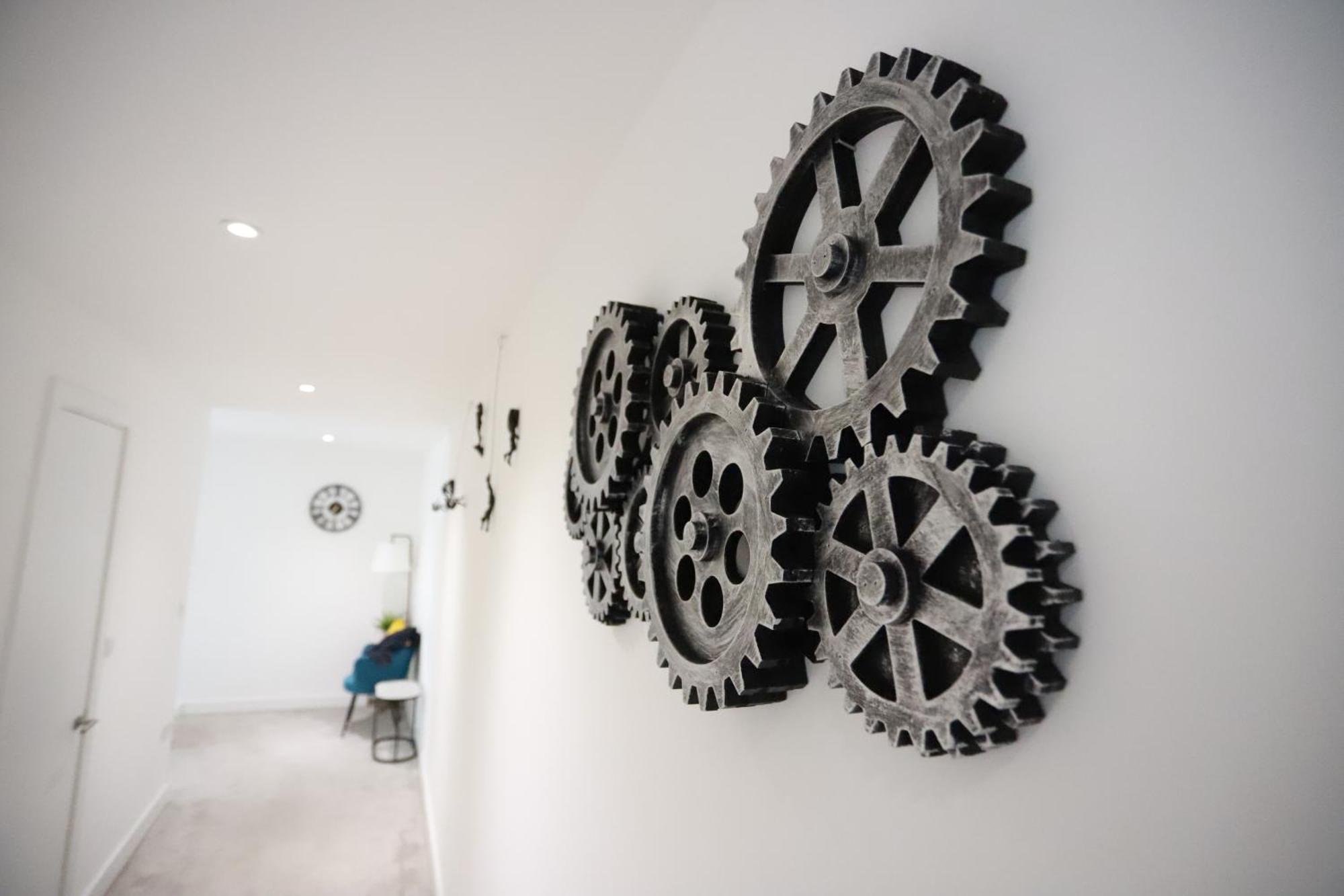 Spacious 3-Story Retreat With Rooftop Terrace And Modern Amenities Лондон Экстерьер фото